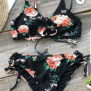 Cupshe Orange Blossom bikini bottom size M NWT